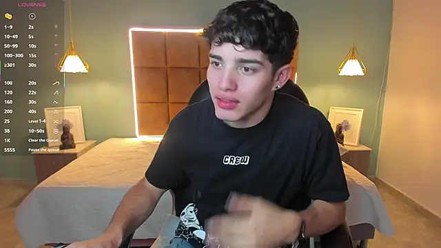 AlejooTwink online show from October 27, 2025, 12:58 am