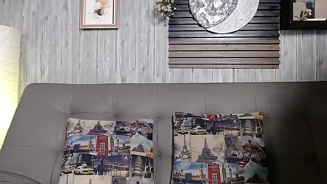 Layla 707 online show from February 11, 2026, 6:35 pm