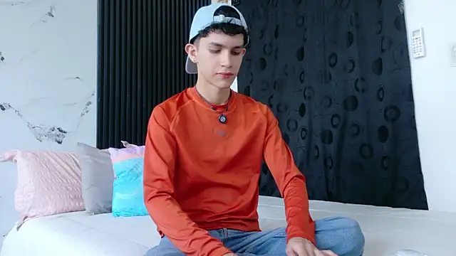 Noah tyler  online show from March 21, 2026, 6:44 pm