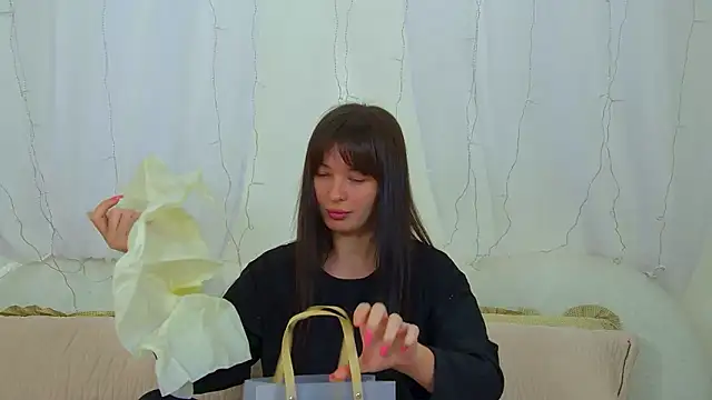 Snapshot of AlexandraBloom chatting on March 4, 2026, 6:14 pm AlexandraBloom online show from March 4, 2026, 6:14 pm