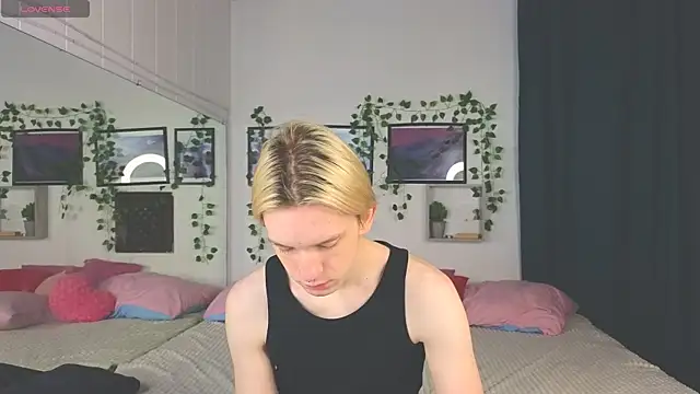 Ron Vils online show from December 10, 2024, 3:09 am