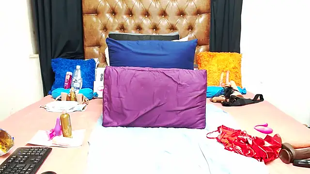 Snapshot of Hotxbums22 chatting on October 5, 2025, 7:01 pm Hotxbums22 online show from October 5, 2025, 7:01 pm