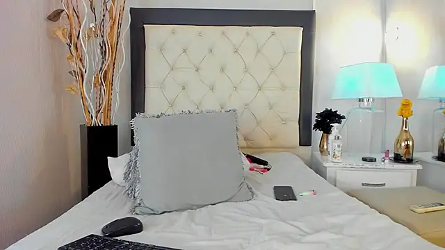 GaleHodge online show from September 20, 2025, 4:13 am