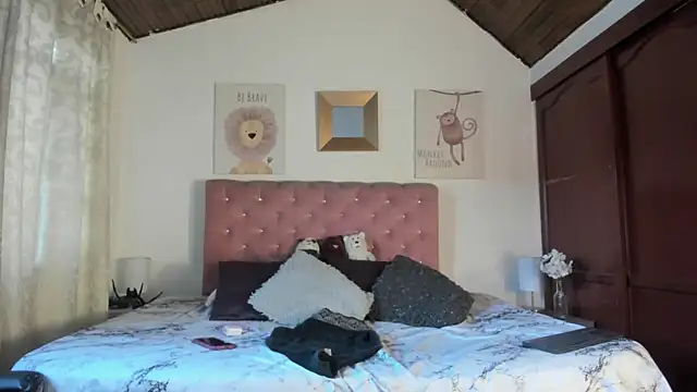 CelessteRedds online show from November 27, 2025, 11:23 am