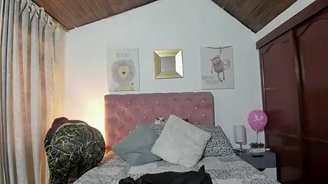 Snapshot of CelessteRedds chatting on March 4, 2026, 11:27 am CelessteRedds online show from March 4, 2026, 11:27 am