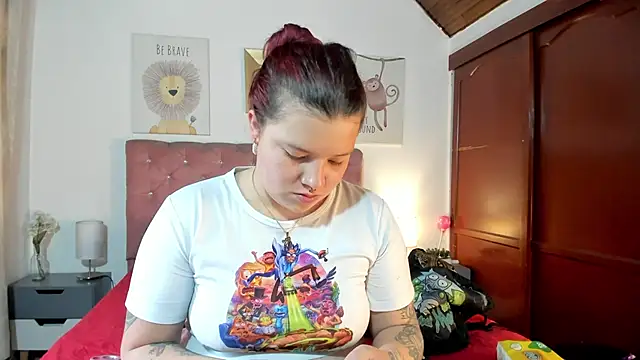 Snapshot of CelessteRedds chatting on April 4, 2026, 11:40 am CelessteRedds online show from April 4, 2026, 11:40 am