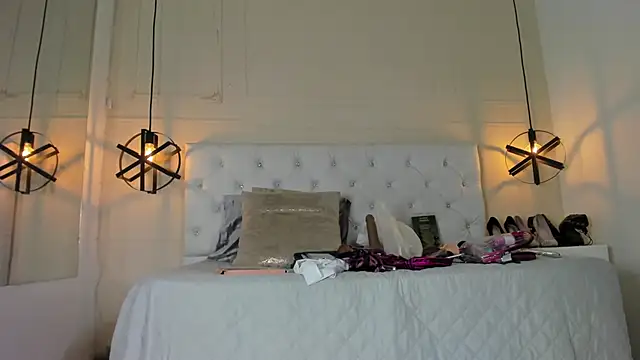Slut Milf  online show from January 9, 2025, 6:15 pm