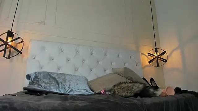 Slut Milf  online show from January 17, 2025, 1:36 am