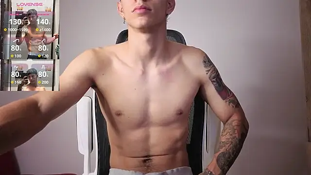 Cristopher23  online show from September 26, 2025, 10:08 am