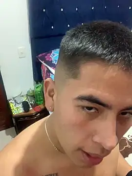 Snapshot of roguer_darkk chatting on February 12, 2025, 7:02 am roguer darkk online show from February 12, 2025, 7:02 am