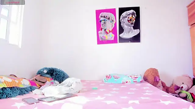 Lilybaudinx96 online show from November 1, 2025, 8:22 pm