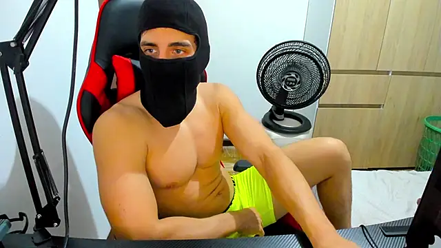 Calihotcaliente277 online show from December 9, 2024, 11:24 pm