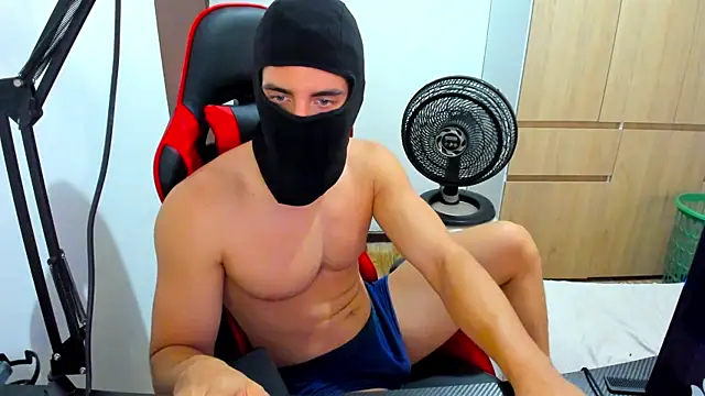 Calihotcaliente277 online show from December 10, 2024, 2:06 pm