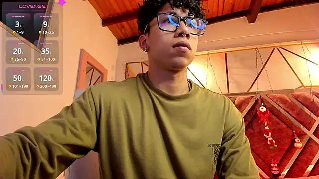 AkazaBoy  online show from December 18, 2024, 3:58 am