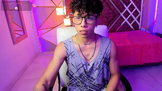 AkazaBoy  online show from January 29, 2025, 4:05 am