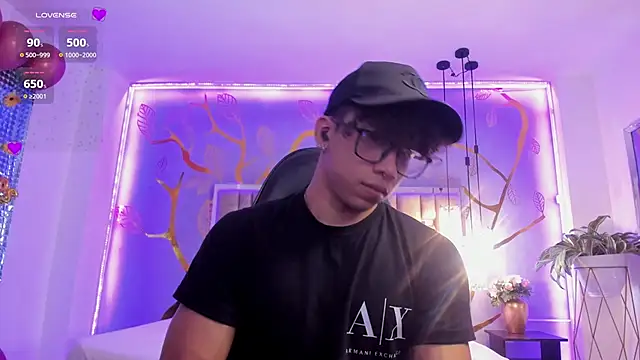 AkazaBoy  online show from October 9, 2025, 8:07 pm