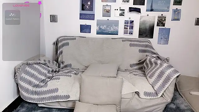 Snapshot of LiLiYbaby chatting on December 14, 2024, 6:20 pm LiLiYbaby online show from December 14, 2024, 6:20 pm