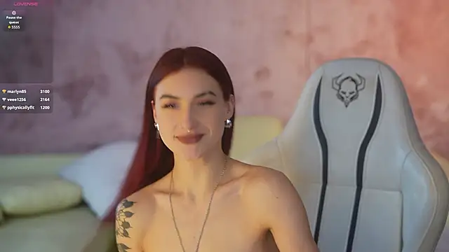 Magnetic Mia  online show from February 3, 2026, 6:40 am