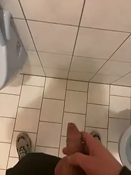 daubine46 online show from February 16, 2026, 5:42 pm