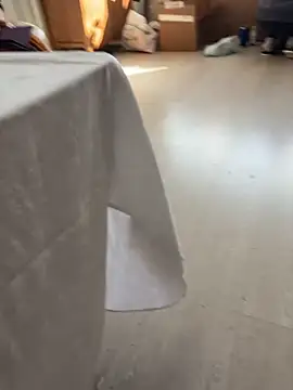 daubine46 online show from April 17, 2026, 1:47 pm