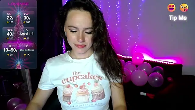 Emillias online show from December 13, 2024, 5:43 pm