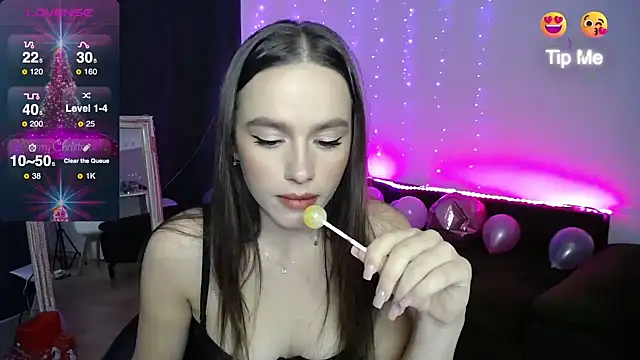 Emillias online show from December 25, 2024, 2:23 pm