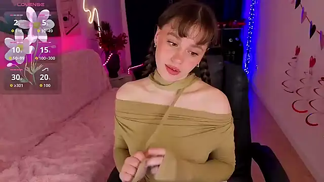 Emillias online show from May 13, 2026, 1:08 pm