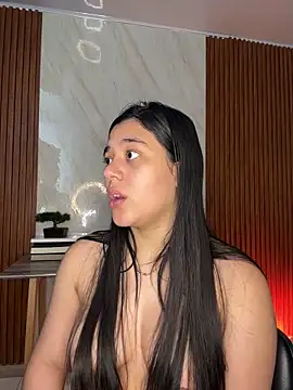floriamANDjazmin online show from May 6, 2026, 7:08 pm