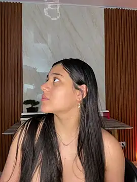 floriamANDjazmin online show from May 7, 2026, 7:52 pm