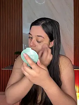 floriamANDjazmin online show from May 9, 2026, 7:08 pm