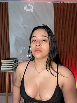 floriamANDjazmin online show from June 16, 2026, 6:54 pm