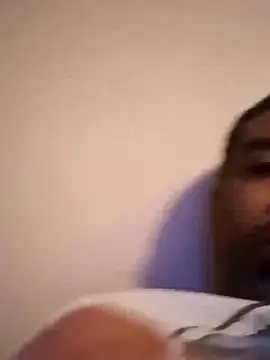 Snapshot of SLOWSTRO chatting on January 24, 2025, 1:03 pm SLOWSTRO online show from January 24, 2025, 1:03 pm