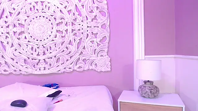 Snapshot of SamanthaPierce chatting on December 31, 2024, 12:00 am SamanthaPierce online show from December 31, 2024, 12:00 am