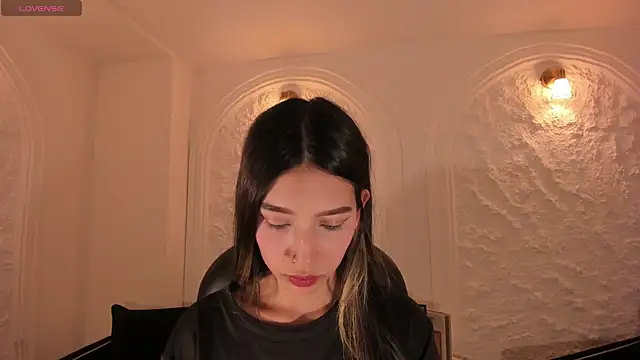 TaraLawrence online show from December 21, 2025, 3:46 am