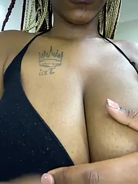 Snapshot of BeautyAuroa chatting on March 8, 2025, 4:01 am BeautyAuroa online show from March 8, 2025, 4:01 am