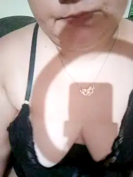 Kiara Anjo22 online show from January 29, 2025, 2:53 pm