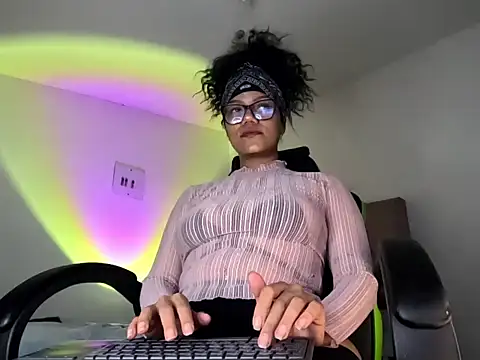 Ale xandra online show from October 25, 2025, 3:36 am