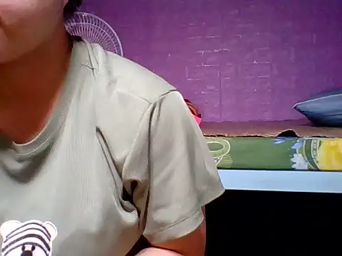 Mimi18x online show from October 30, 2025, 2:57 am