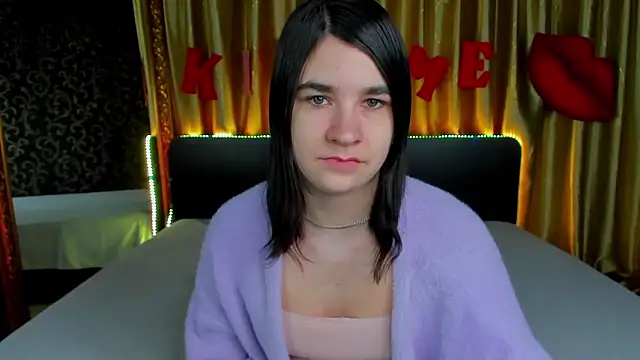  Polly Love  online show from February 16, 2026, 7:15 am