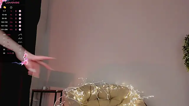 Lili Roze  online show from January 8, 2025, 9:12 pm