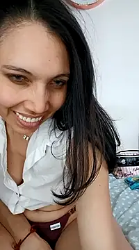 KimPielCanela online show from January 15, 2025, 5:58 pm