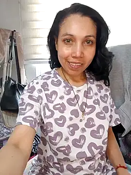 KimPielCanela online show from September 15, 2025, 6:19 pm