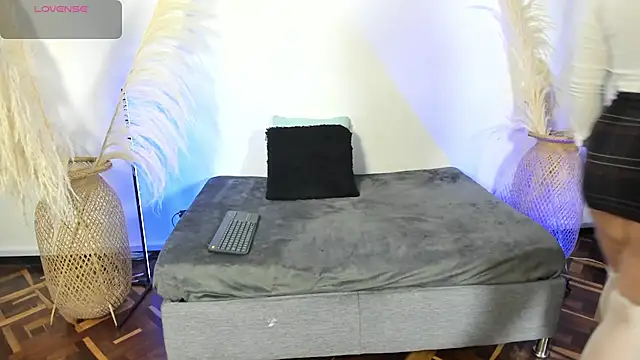 emma sexxy online show from September 26, 2025, 11:14 am