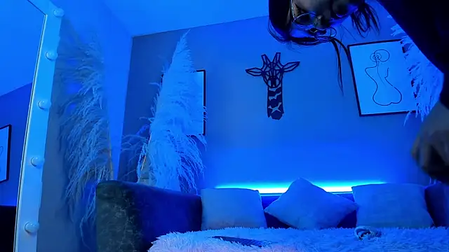 Megan mooree  online show from January 7, 2025, 12:52 pm