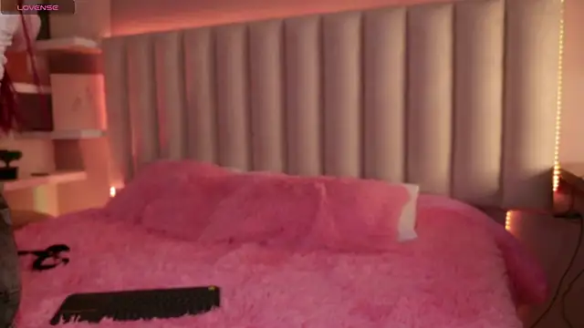 Megan mooree  online show from September 13, 2025, 12:05 pm