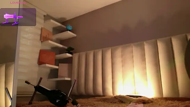 Megan mooree  online show from December 16, 2025, 12:21 pm