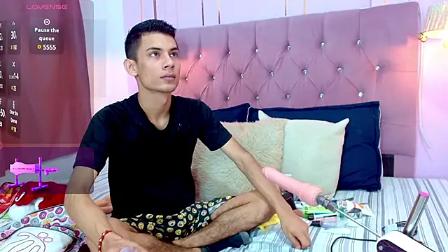 Oliver king sex online show from December 23, 2024, 5:32 pm