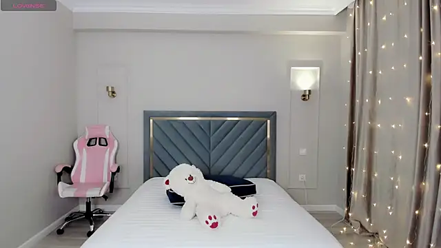 Snapshot of oxxx_me chatting on January 10, 2025, 5:45 pm oxxx me online show from January 10, 2025, 5:45 pm