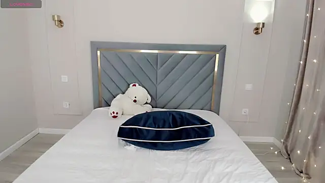 Snapshot of oxxx_me chatting on January 23, 2025, 1:51 am oxxx me online show from January 23, 2025, 1:51 am