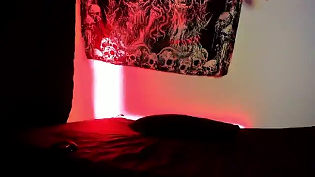 Agnes jones  online show from November 19, 2025, 4:12 am